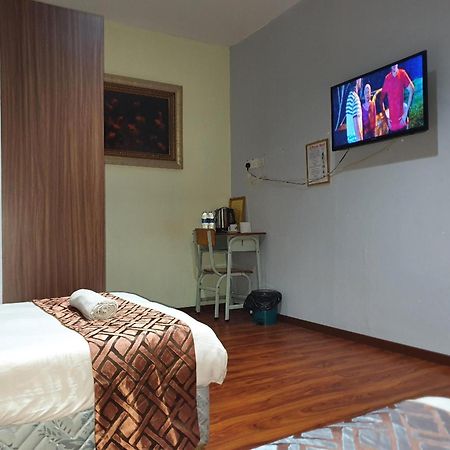 Oyo 90964 Melody 88 Inn Miri Ngoại thất bức ảnh
