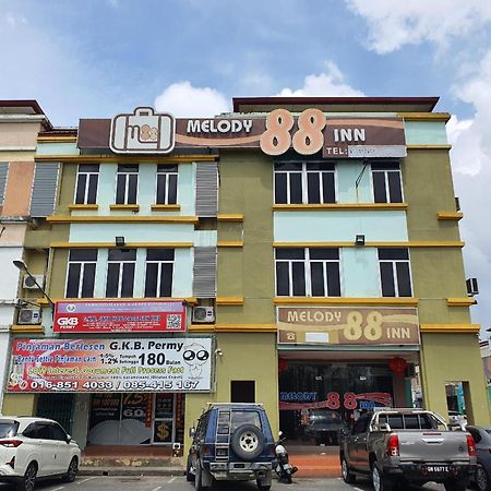 Oyo 90964 Melody 88 Inn Miri Ngoại thất bức ảnh