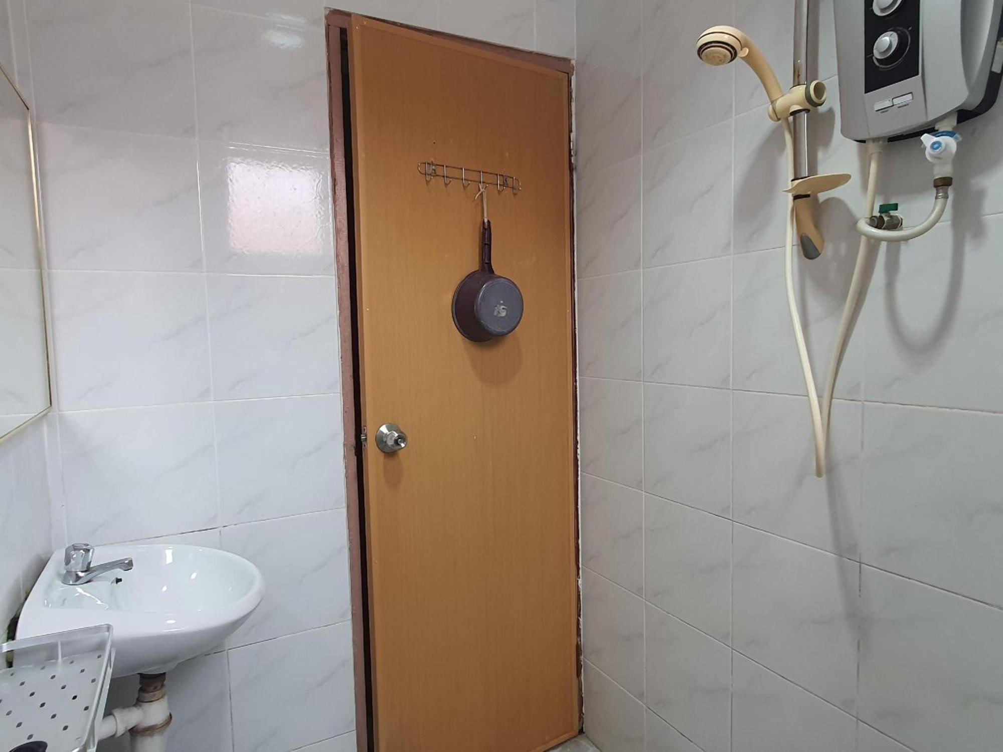 Oyo 90964 Melody 88 Inn Miri Ngoại thất bức ảnh