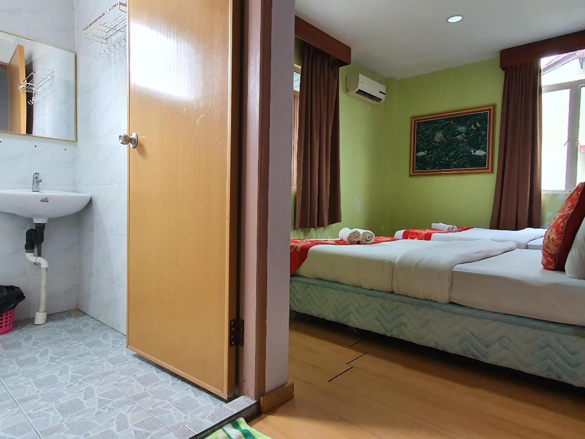 Oyo 90964 Melody 88 Inn Miri Ngoại thất bức ảnh