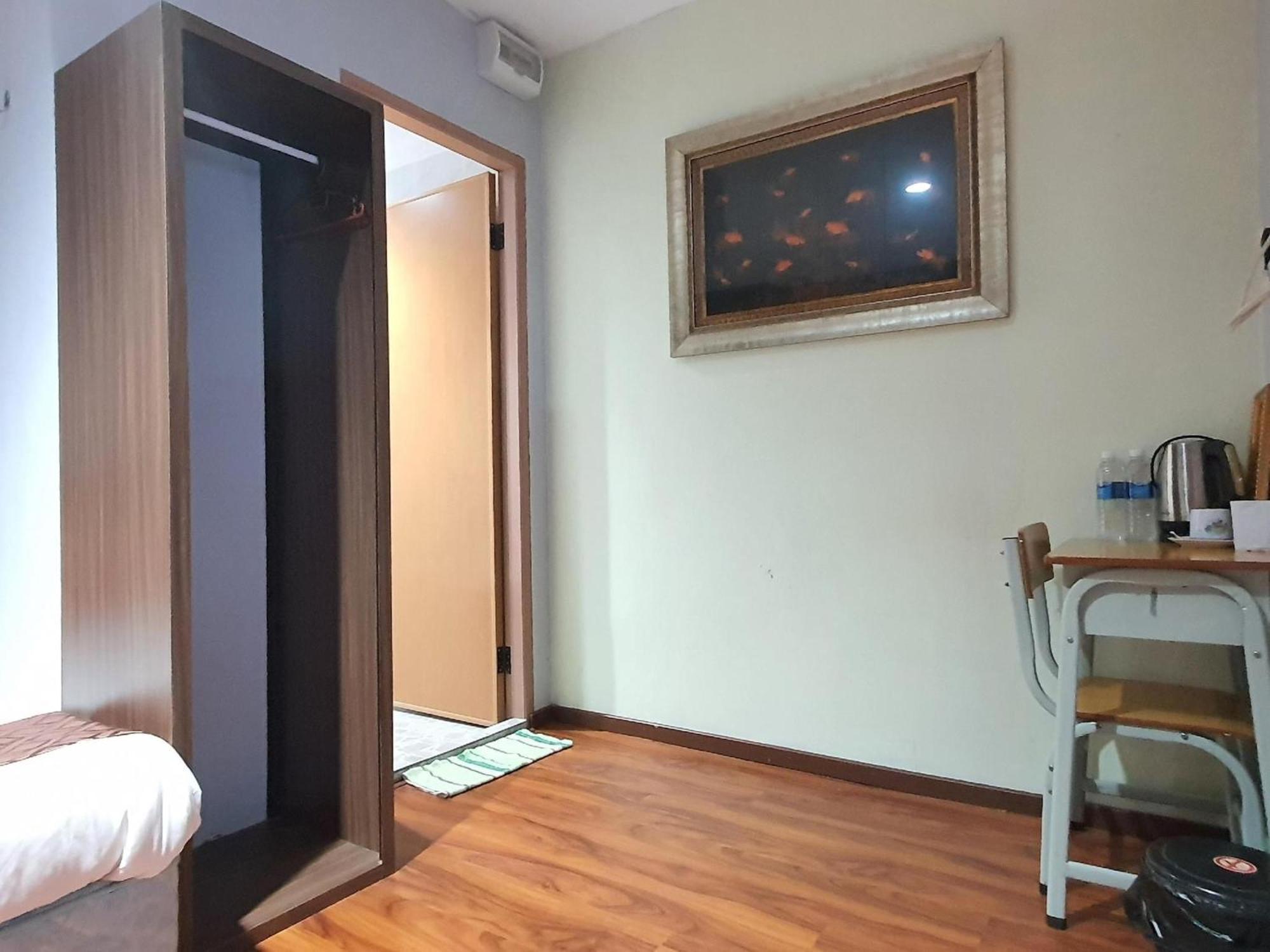 Oyo 90964 Melody 88 Inn Miri Ngoại thất bức ảnh