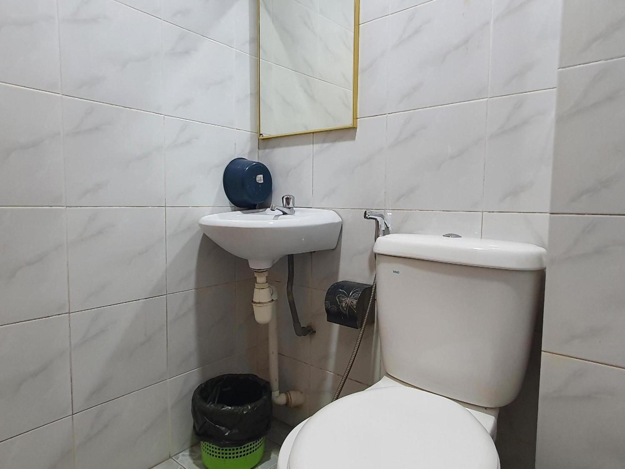 Oyo 90964 Melody 88 Inn Miri Ngoại thất bức ảnh