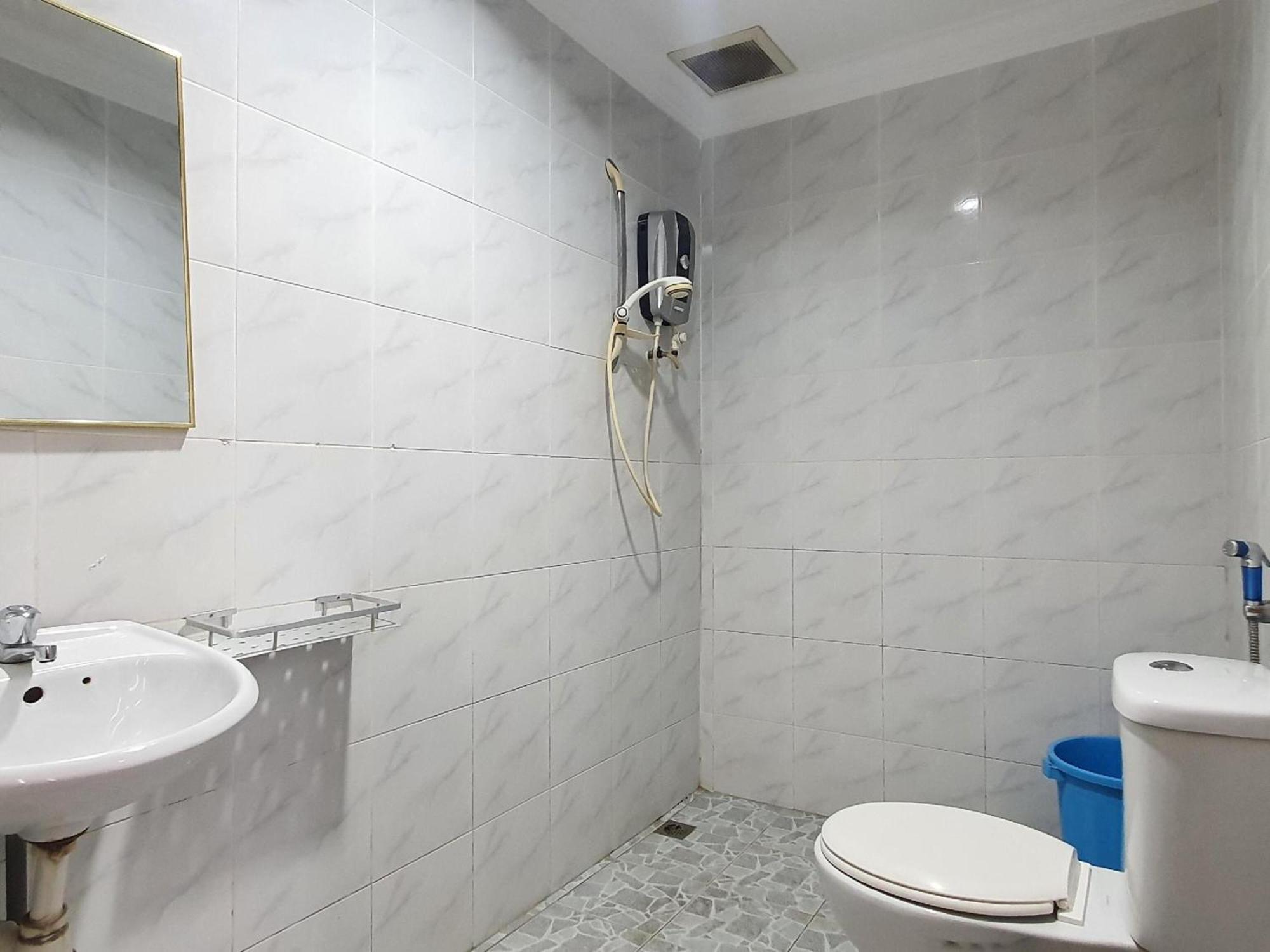 Oyo 90964 Melody 88 Inn Miri Ngoại thất bức ảnh