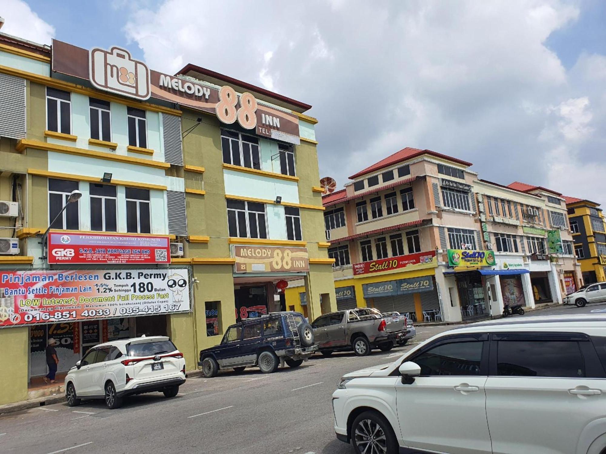Oyo 90964 Melody 88 Inn Miri Ngoại thất bức ảnh