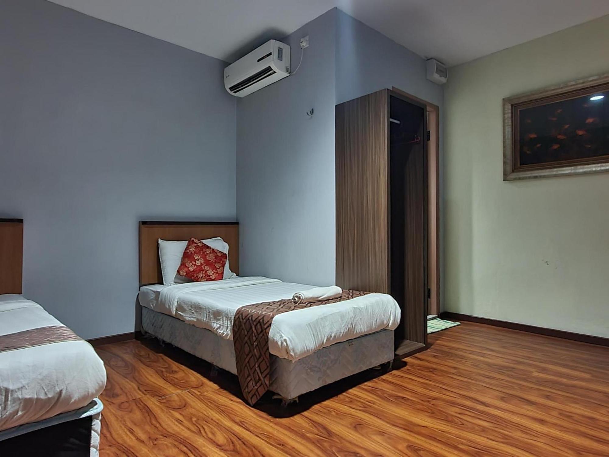 Oyo 90964 Melody 88 Inn Miri Ngoại thất bức ảnh