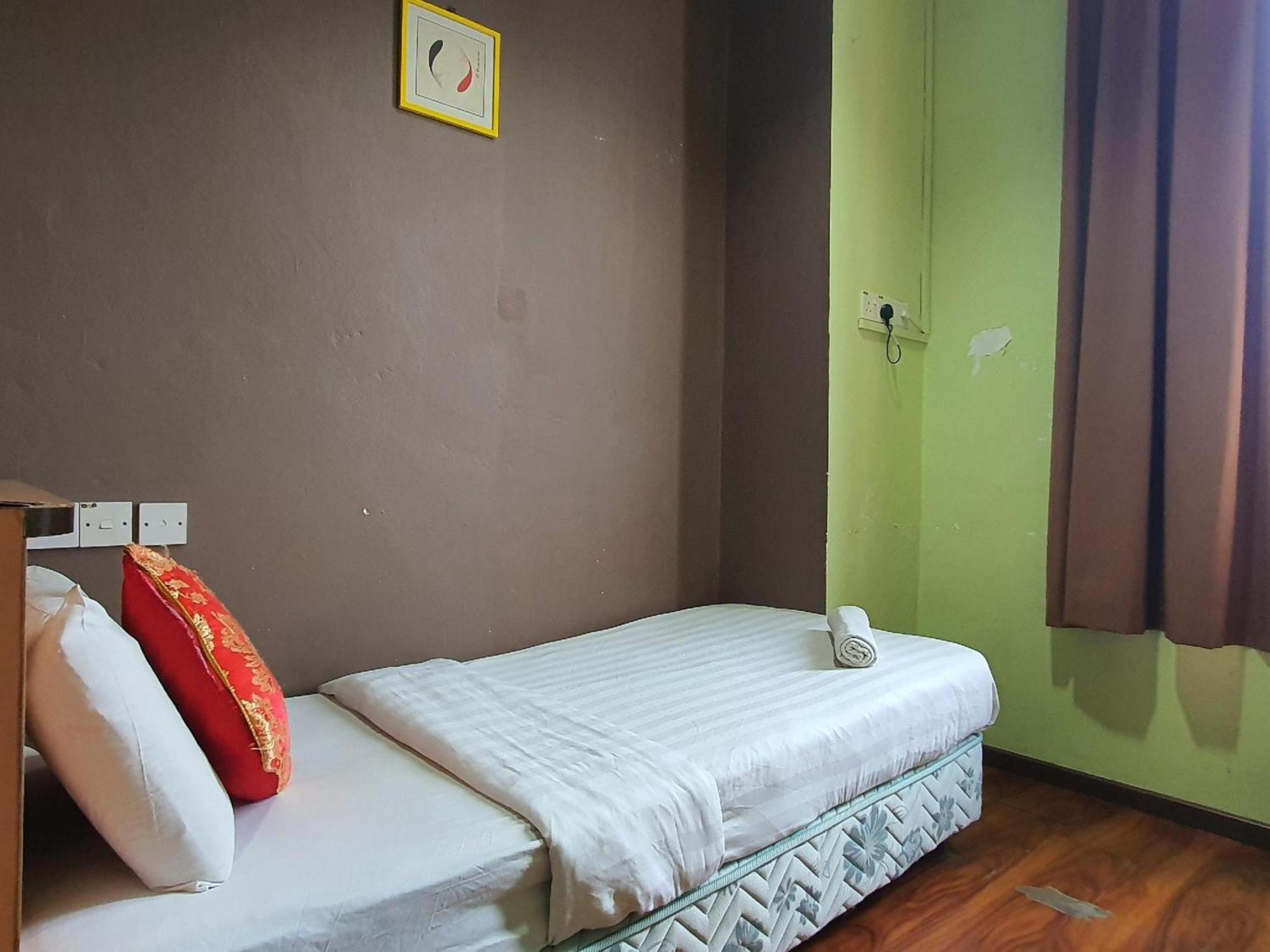 Oyo 90964 Melody 88 Inn Miri Ngoại thất bức ảnh