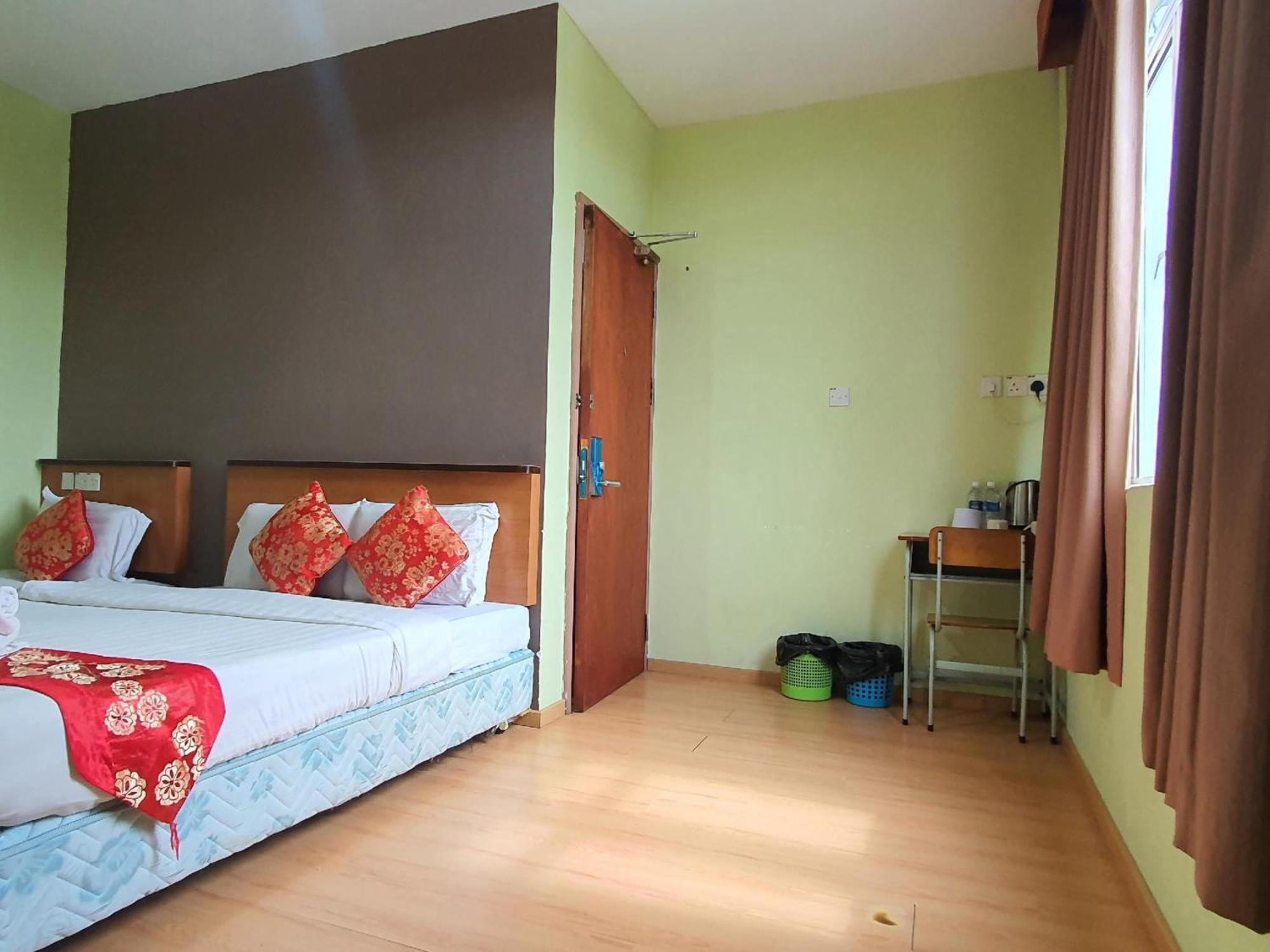 Oyo 90964 Melody 88 Inn Miri Ngoại thất bức ảnh